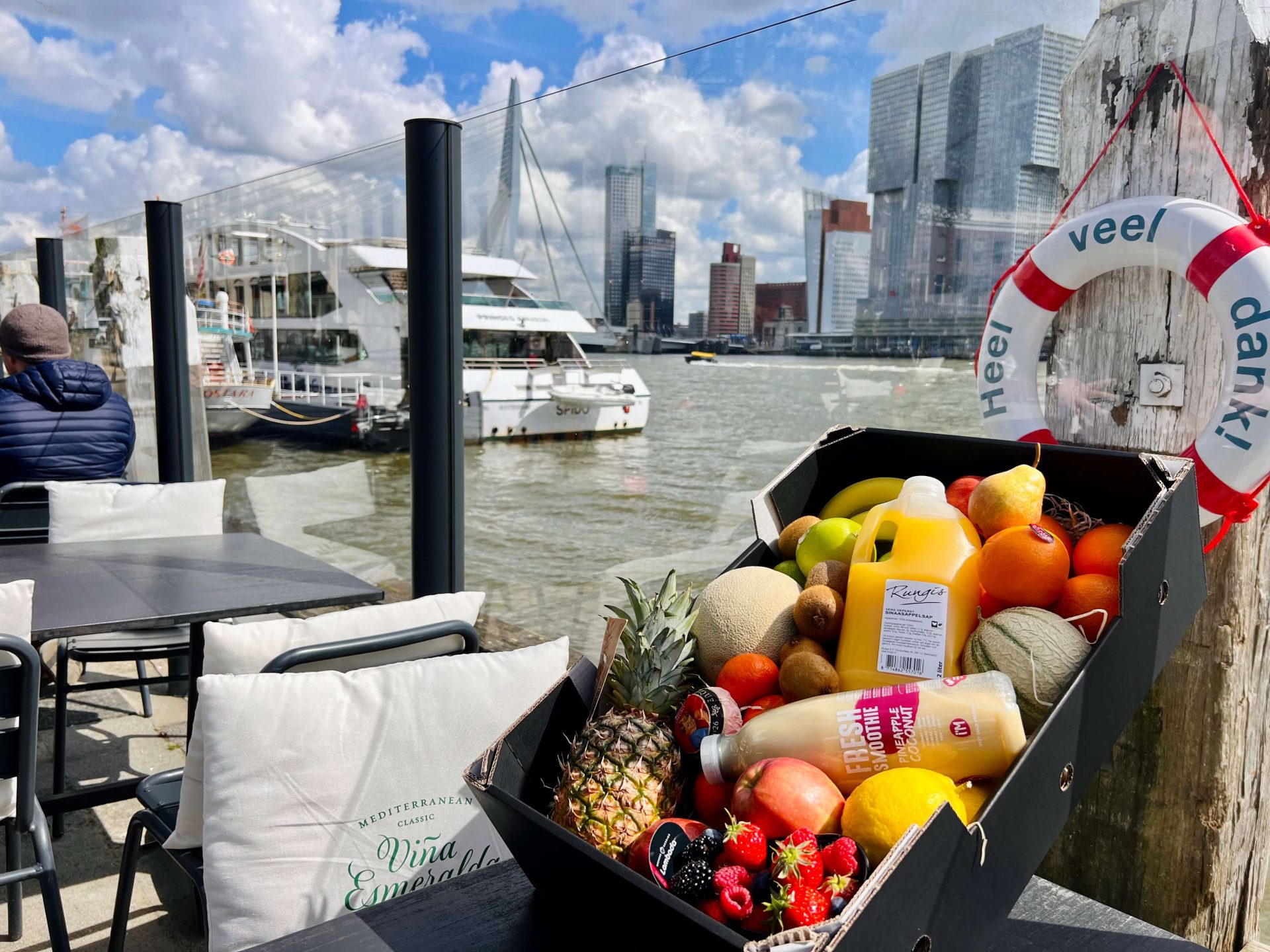 Uitzicht terras twenty7 aan de maas